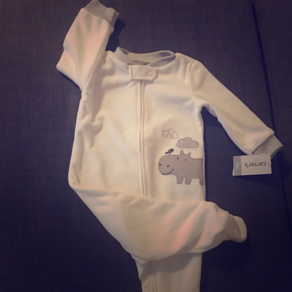 NWT 9 month Carter’s romper
